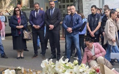 Potpredsjednik Stojanović odao počast ubijenoj djeci u Beogradu